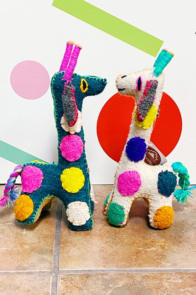 ShopMucho Repurposed Wool Decor Giraffe - Mexico